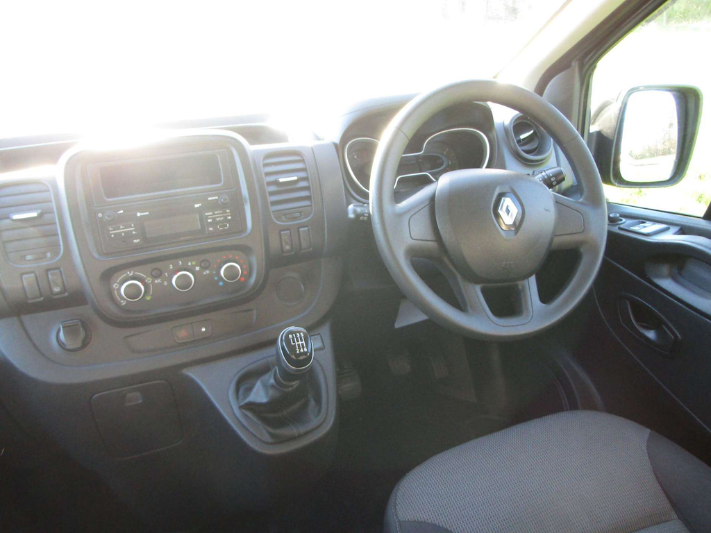 
								Renault Trafic full									