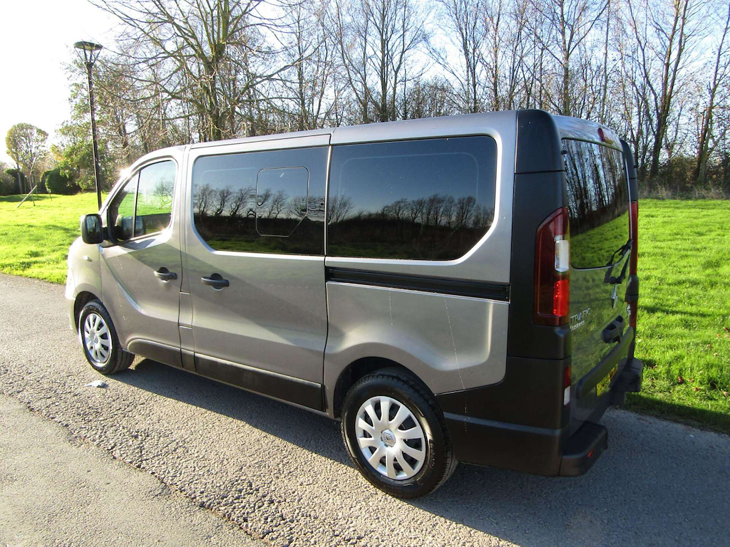 
								Renault Trafic full									