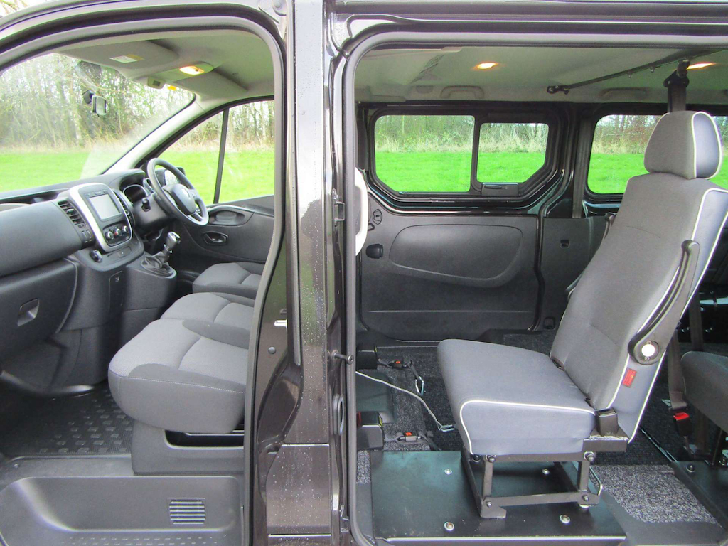 
								Renault Trafic full									