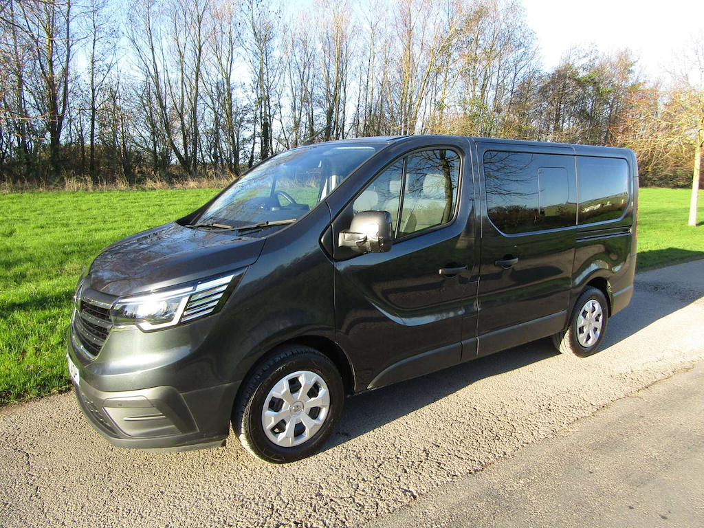 
								Renault Trafic full									