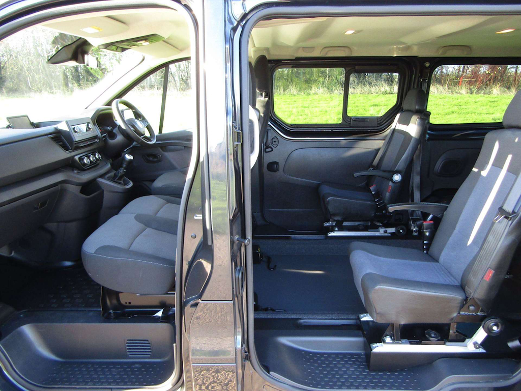 
								Renault Trafic full									