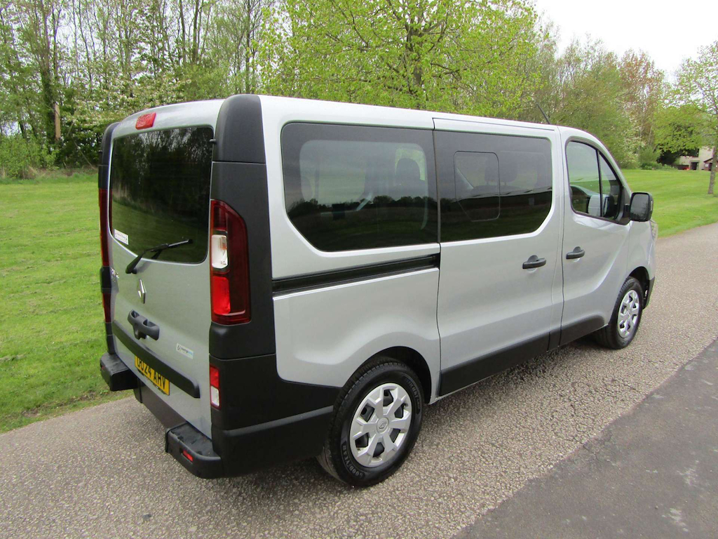 
								Renault Trafic full									