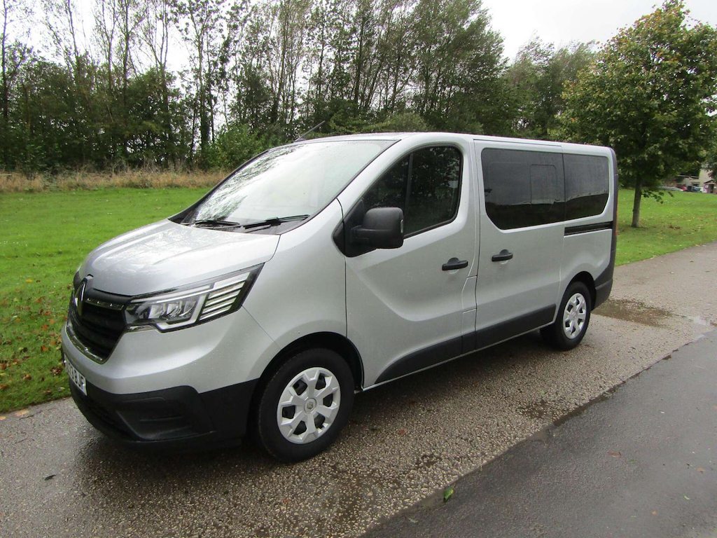
								Renault Trafic full									