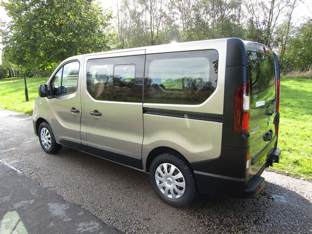 
								Renault Trafic full									