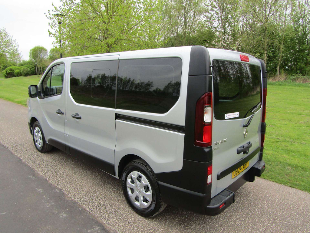 
								Renault Trafic full									