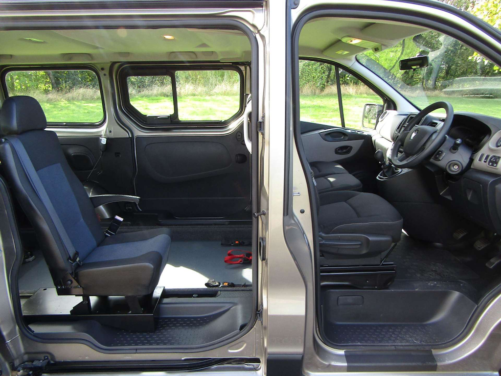 
								Renault Trafic full									