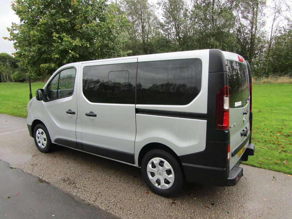 
								Renault Trafic full									