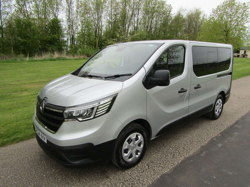 
								Renault Trafic full									