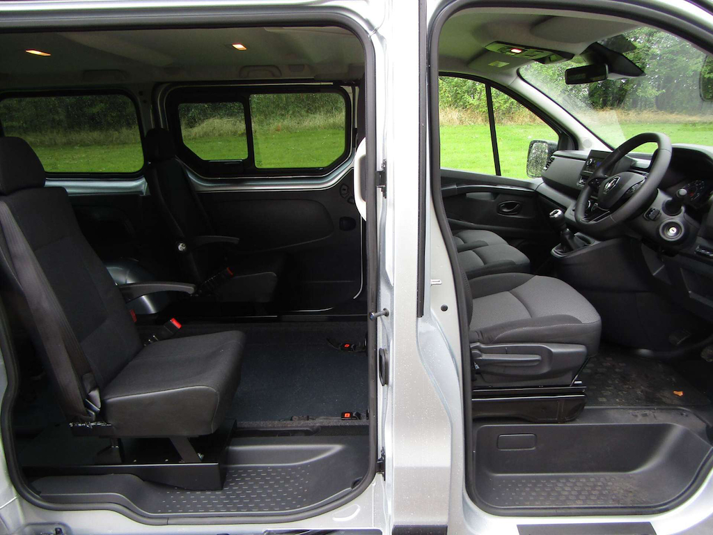
								Renault Trafic full									