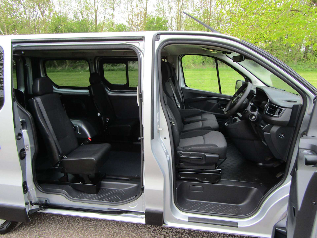 
								Renault Trafic full									