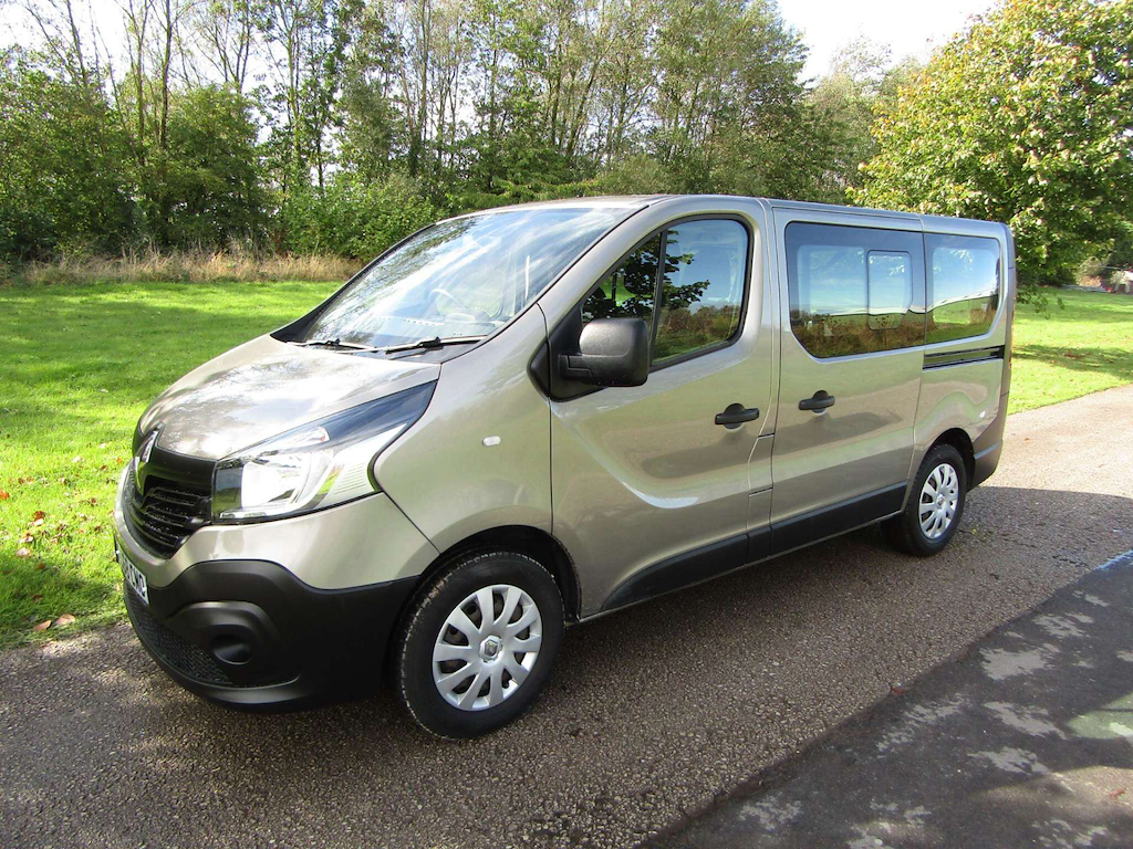 
								Renault Trafic full									