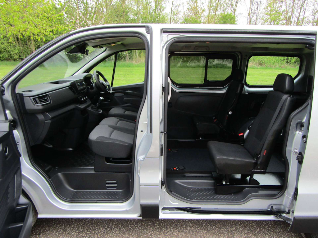 
								Renault Trafic full									