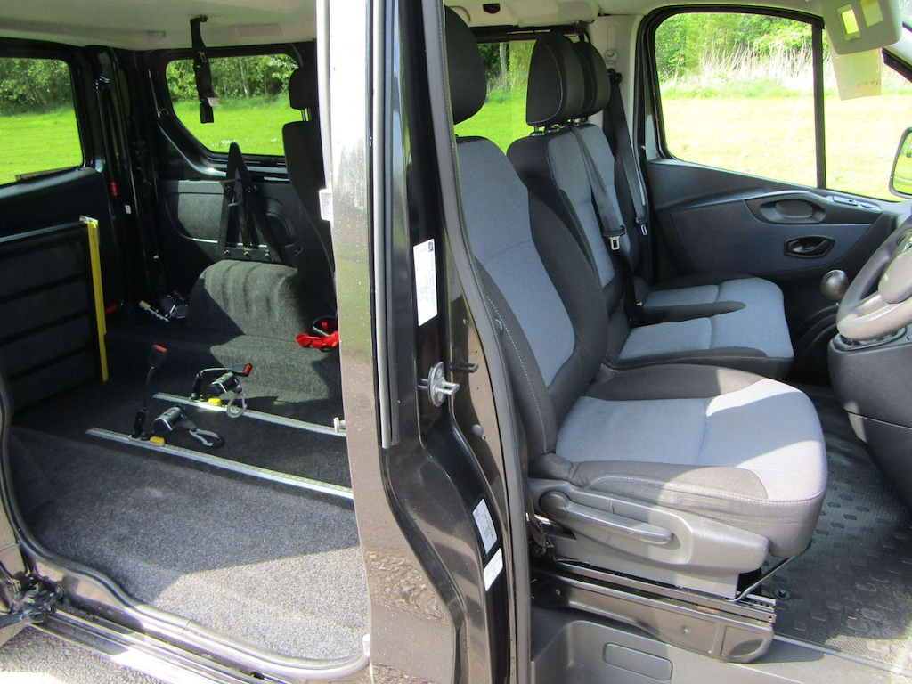 
								Vauxhall Vivaro full									