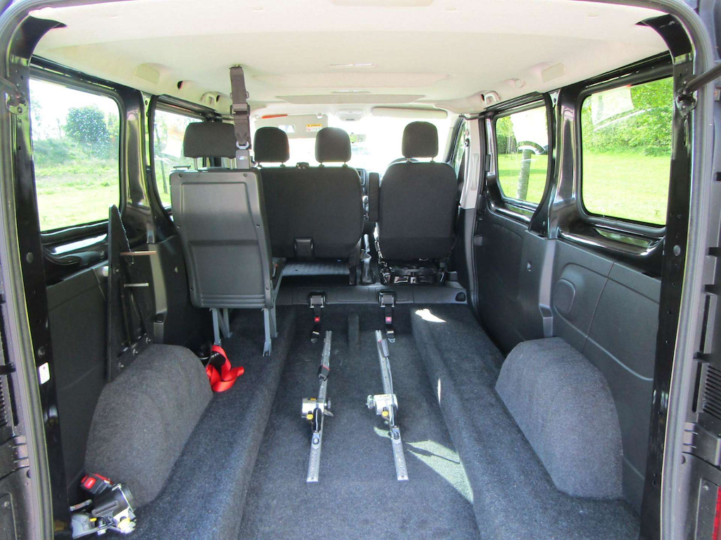 
								Vauxhall Vivaro full									