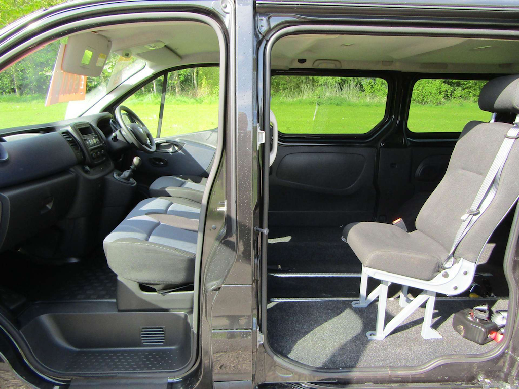 
								Vauxhall Vivaro full									
