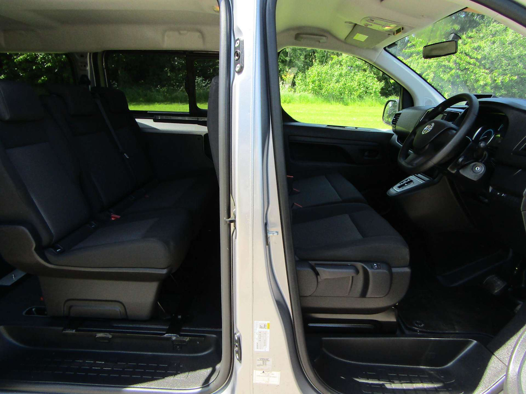 
								Vauxhall Vivaro full									