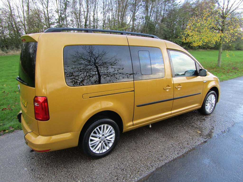 
								Volkswagen Caddy Maxi Life full									