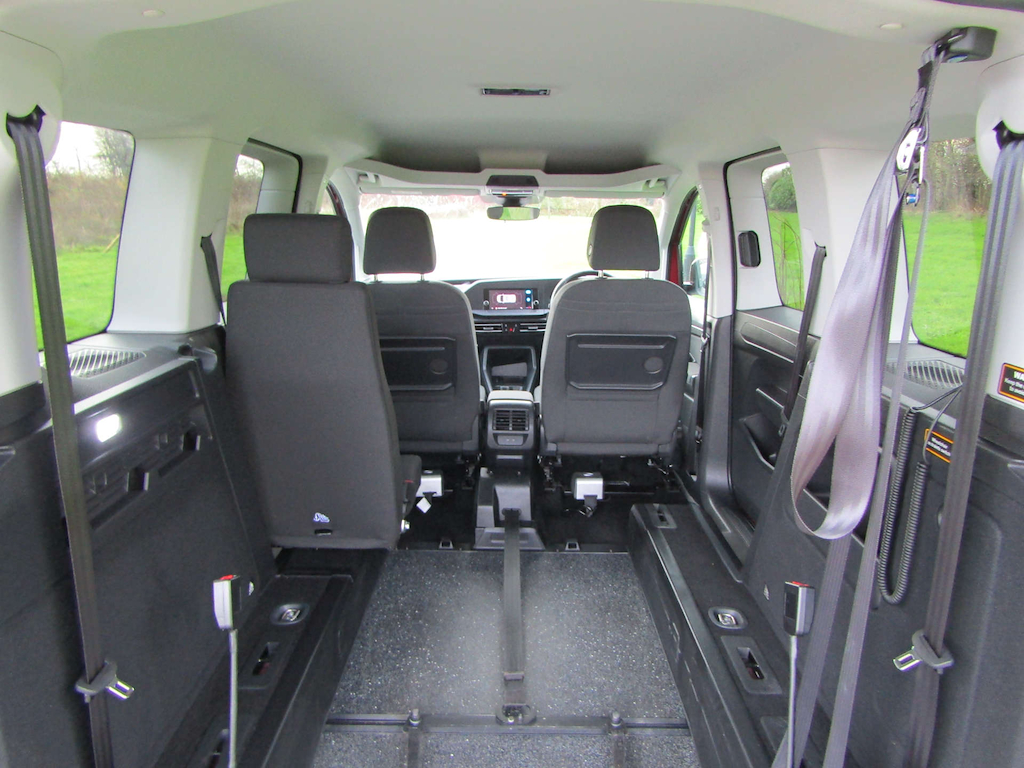 
								Volkswagen Caddy full									