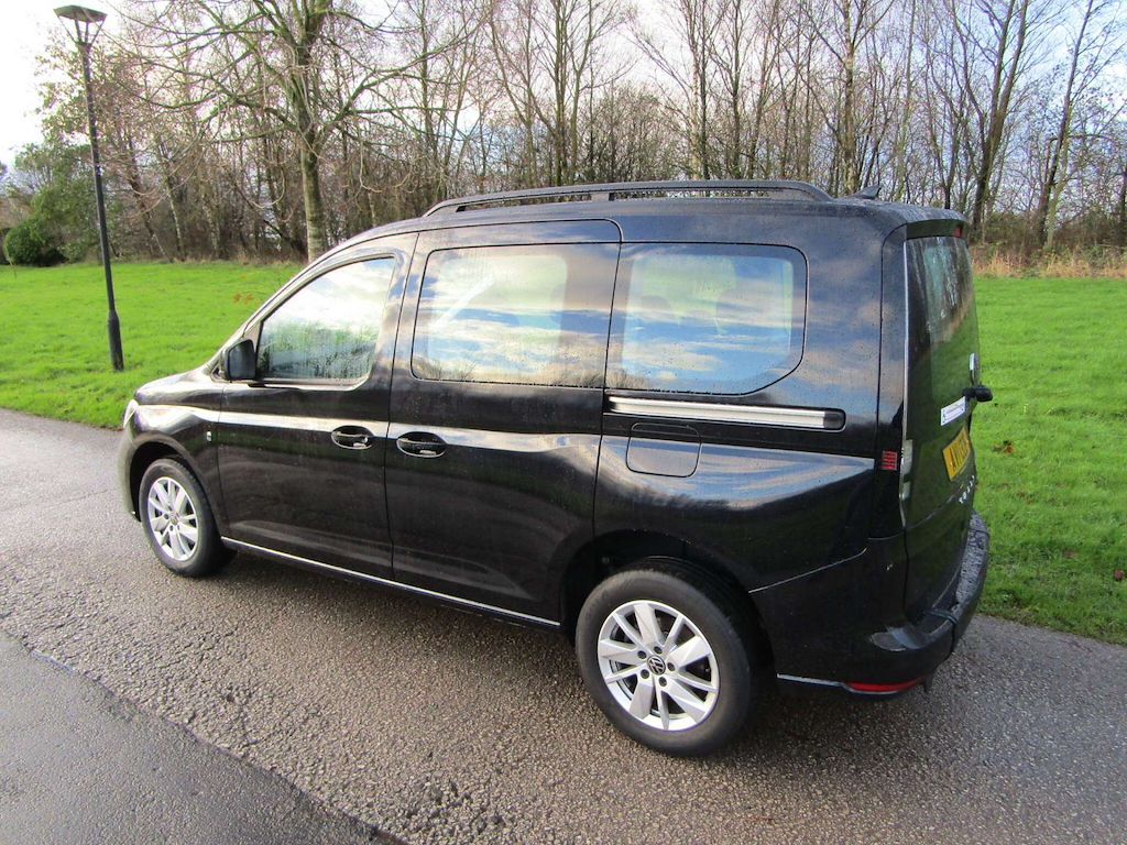 
								Volkswagen Caddy full									