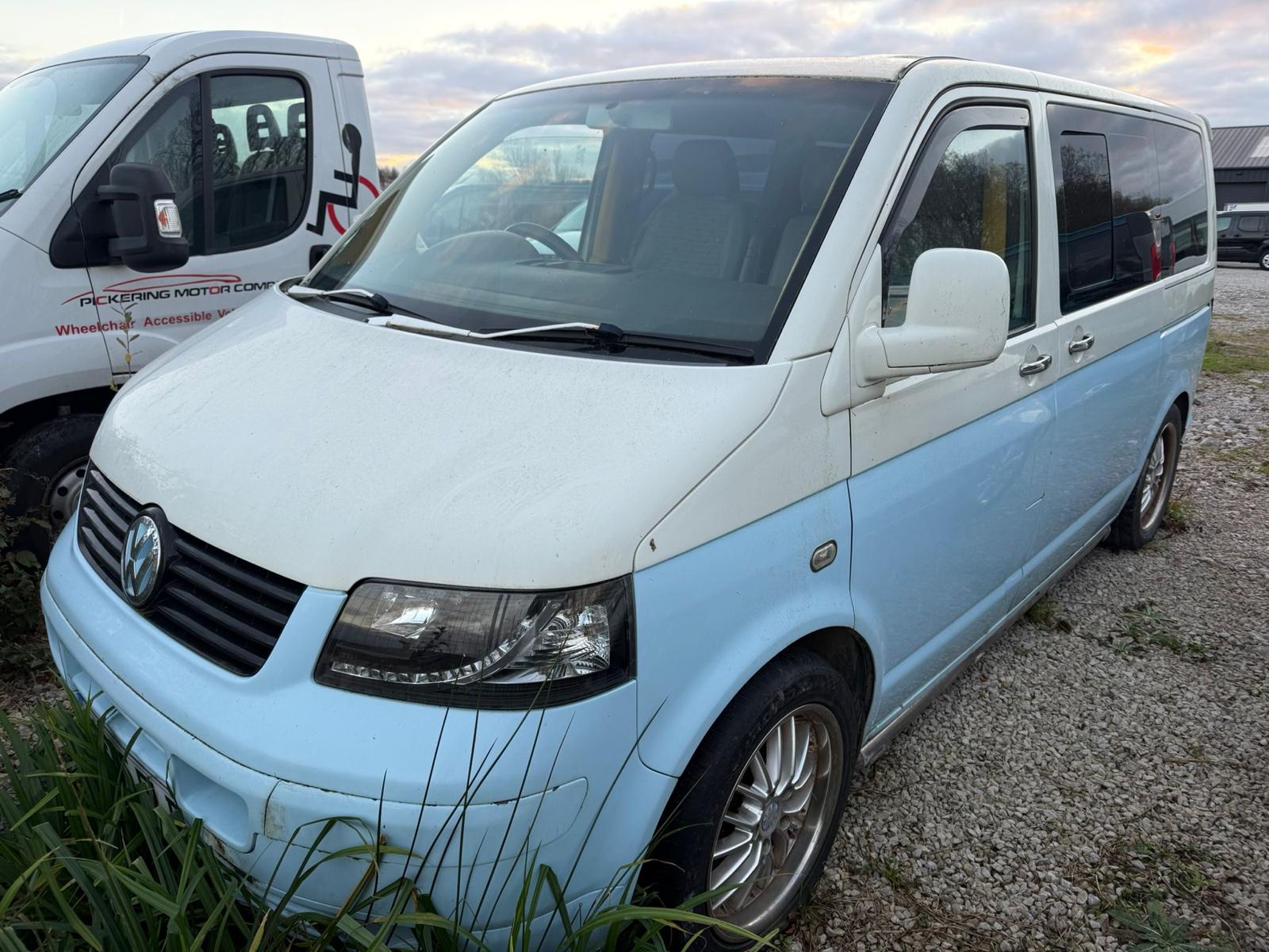 2005 Volkswagen vw transporter t5 2.5 automatic 9 seater